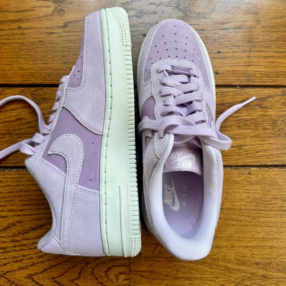 Nike Light Purple Athletic Shoes